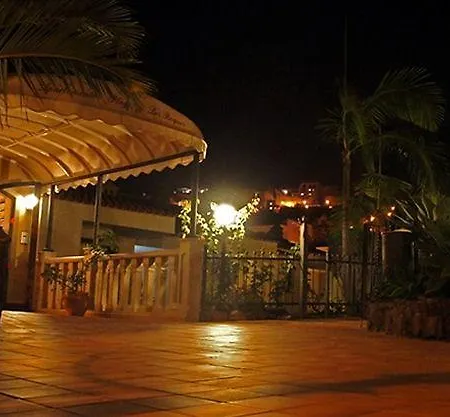 Playa De Roques 아파트